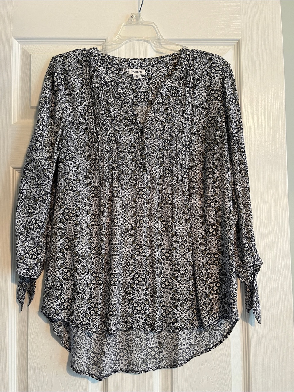 Westport Blue and green Floral-Print V-Neck with buttons Tunic Blouse